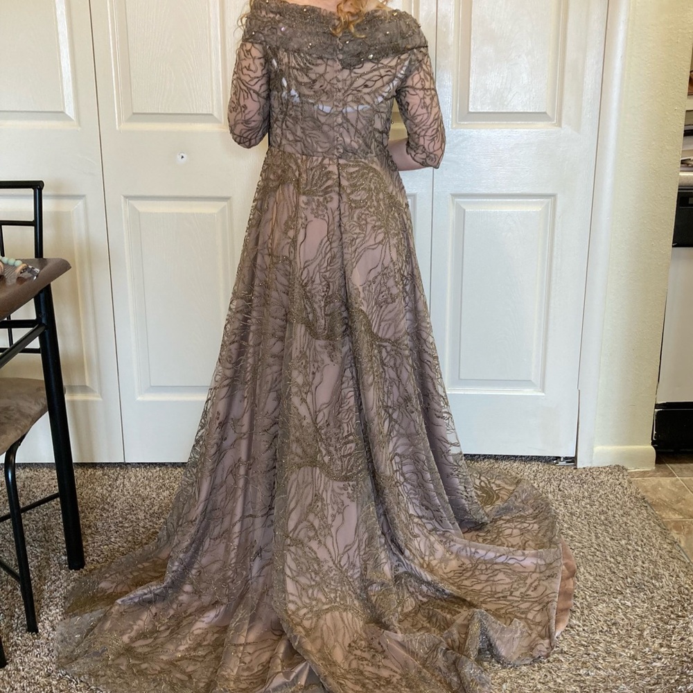 Kanwal Malik Moestaram Pakistani Indian Formal Wedding Dress Gold Brown Mocha - Picture 2 of 13
